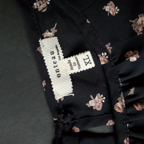 Anthropologie Floral Cold Shoulder Blouse - Picture 2 of 8